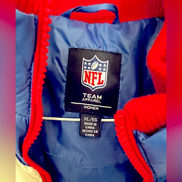 Buffalo Bills puffy vest - Picture 2 of 4